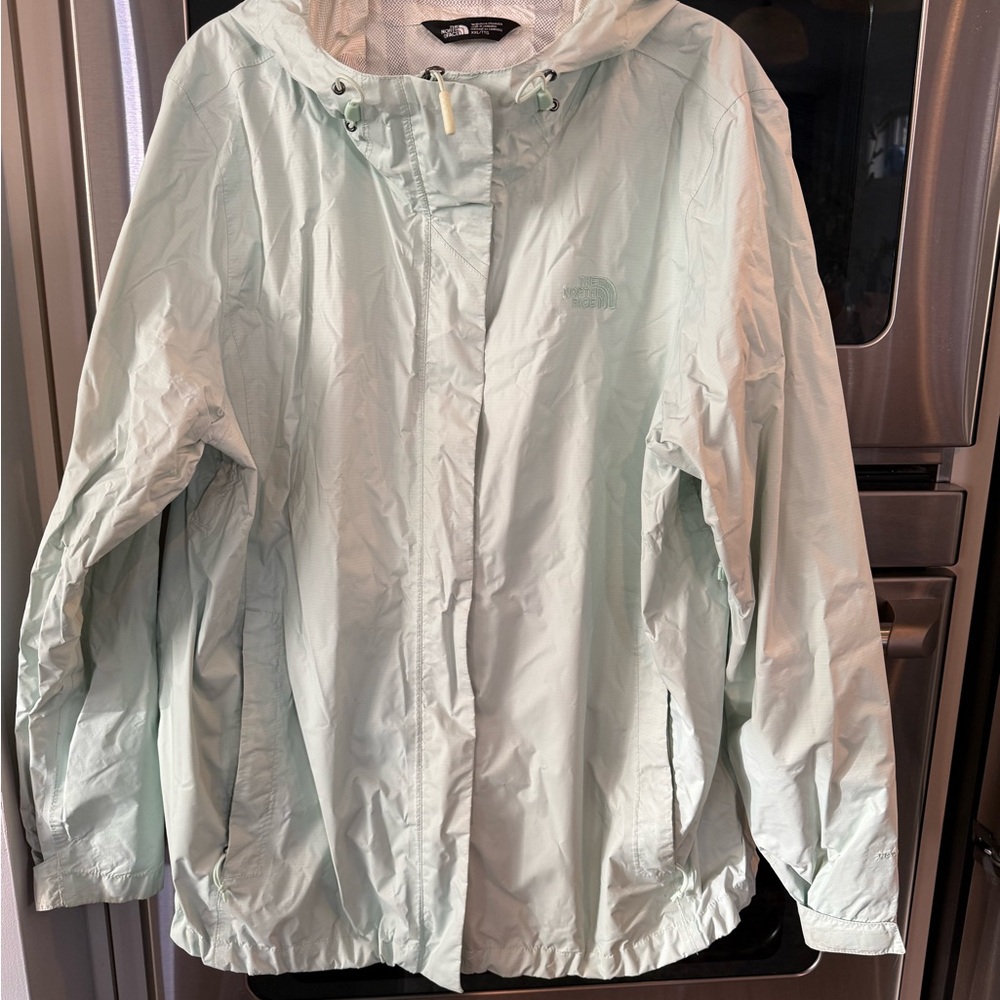 The North Face Women’s Hooded Shell Jacket in Light Mint size XXL